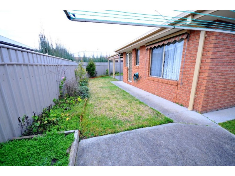 9/381 Dick Road, Lavington NSW 2641
