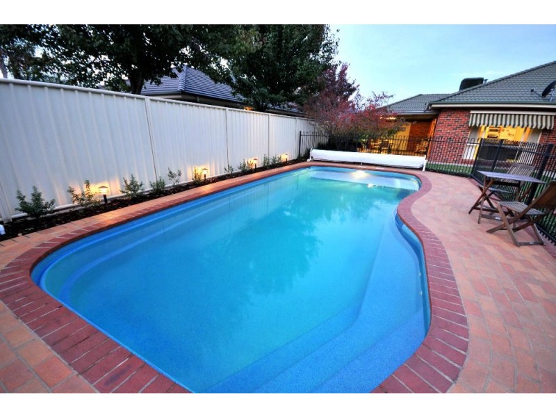 19 Valerie Way, Lavington NSW 2641