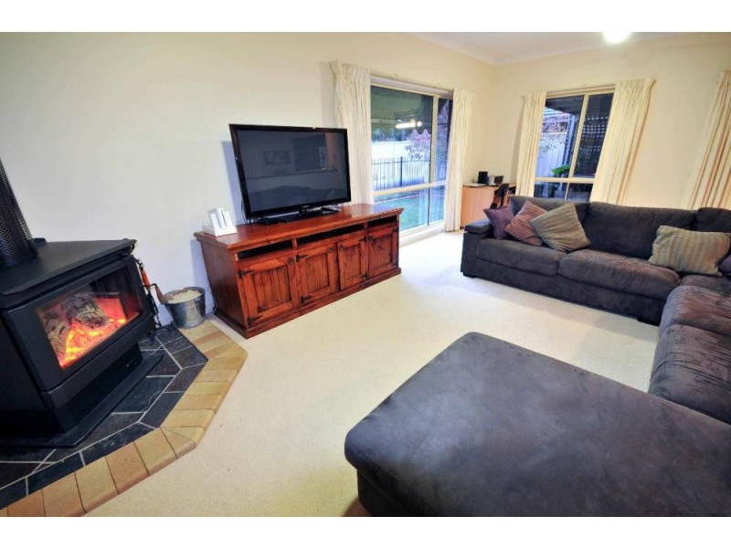 19 Valerie Way, Lavington NSW 2641