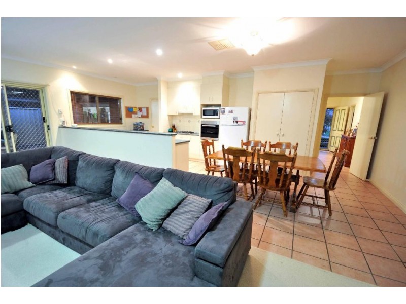 19 Valerie Way, Lavington NSW 2641