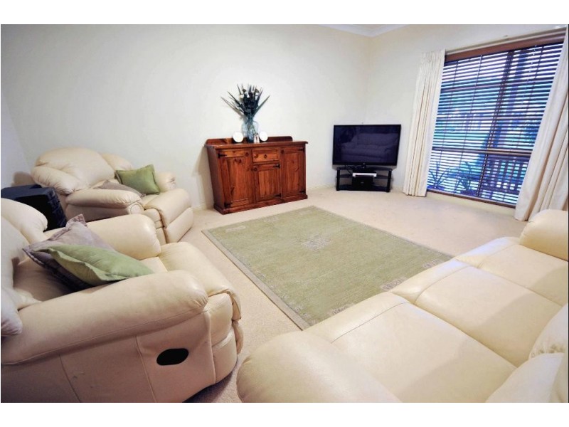 19 Valerie Way, Lavington NSW 2641