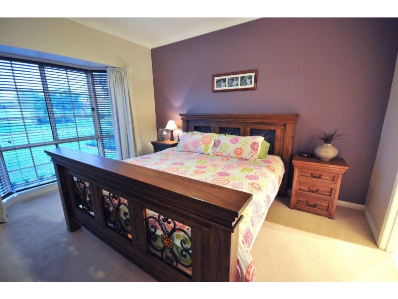 19 Valerie Way, Lavington NSW 2641