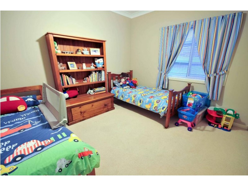 19 Valerie Way, Lavington NSW 2641