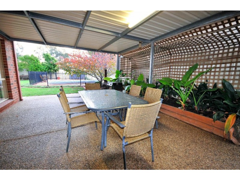 19 Valerie Way, Lavington NSW 2641