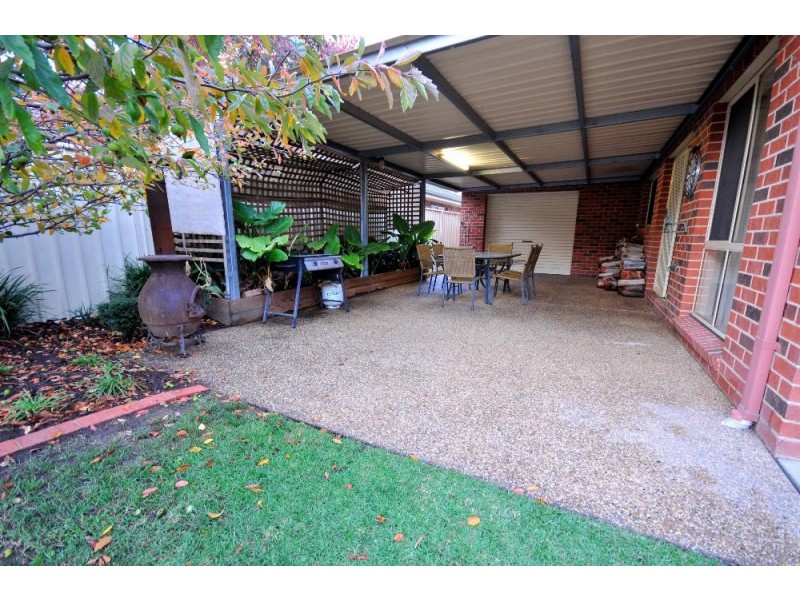 19 Valerie Way, Lavington NSW 2641