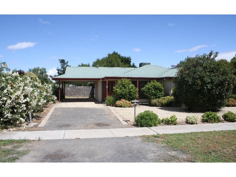 73 Townsend Street, Howlong NSW 2643