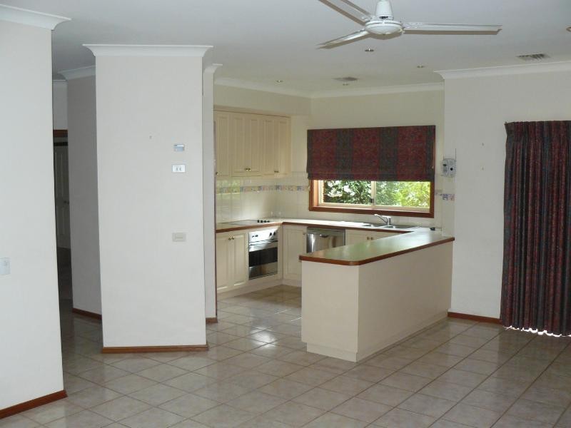 188 Hoddle Street, Howlong NSW 2643