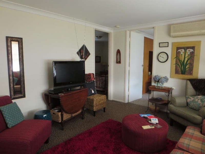 1-4/551 Kalimna Crescent, Lavington NSW 2641