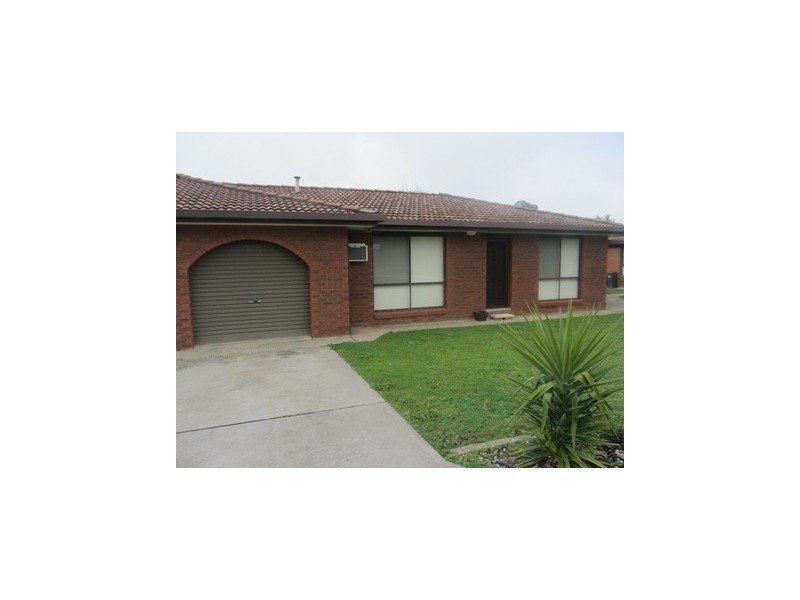 1/595 Webb Street, Lavington NSW 2641