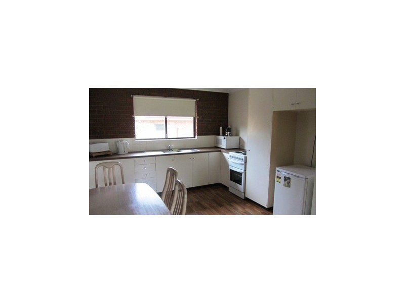 1/595 Webb Street, Lavington NSW 2641