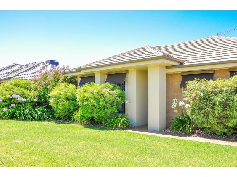 7 Bullfrog Court, Thurgoona NSW 2640