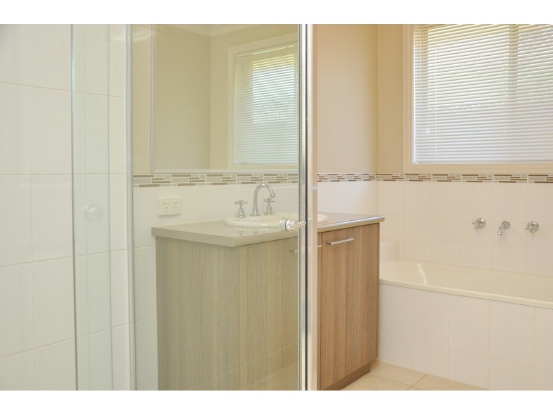 7 Bullfrog Court, Thurgoona NSW 2640