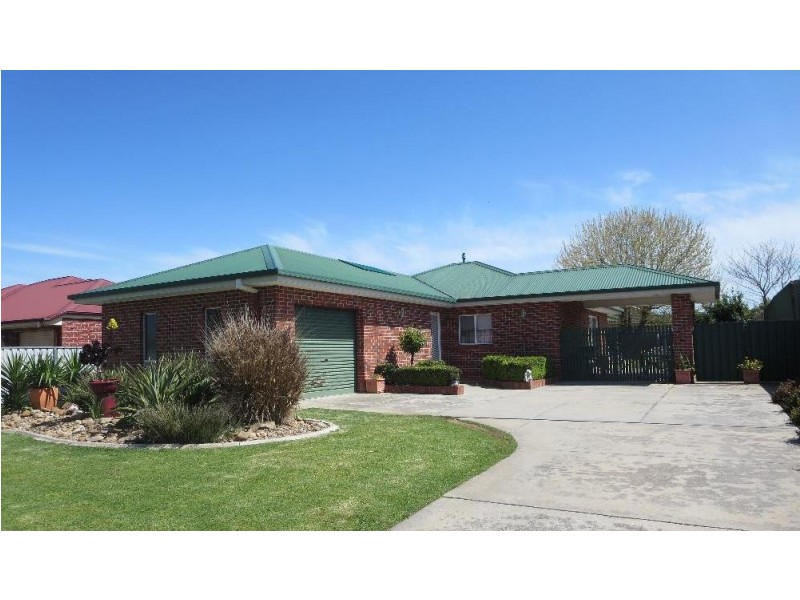 513 Iluka Crescent, Lavington NSW 2641