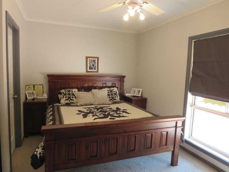 513 Iluka Crescent, Lavington NSW 2641