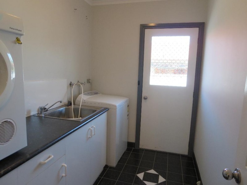 513 Iluka Crescent, Lavington NSW 2641