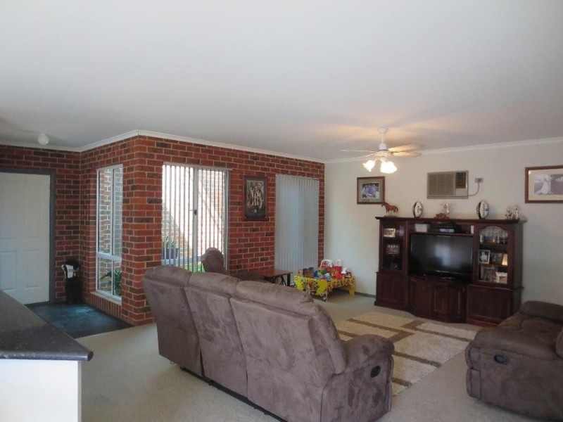 513 Iluka Crescent, Lavington NSW 2641