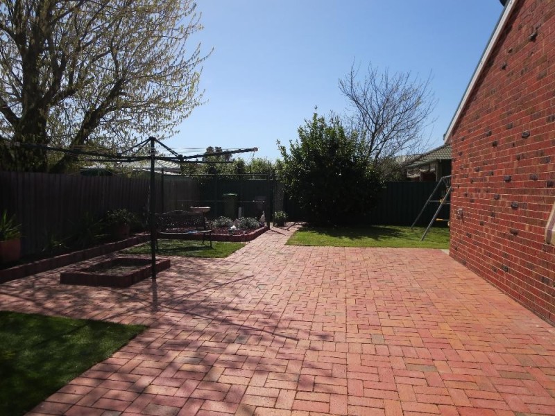 513 Iluka Crescent, Lavington NSW 2641