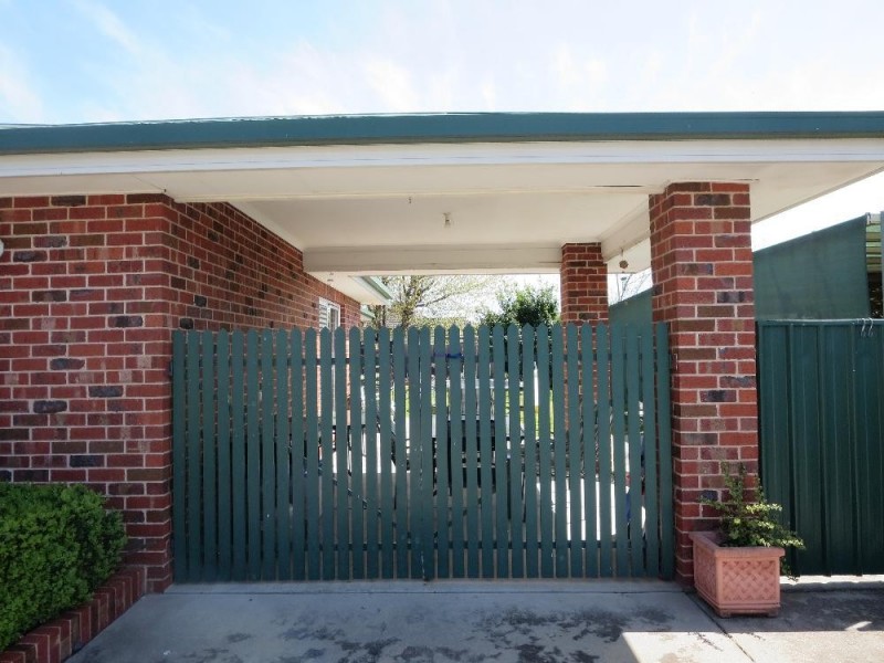 513 Iluka Crescent, Lavington NSW 2641