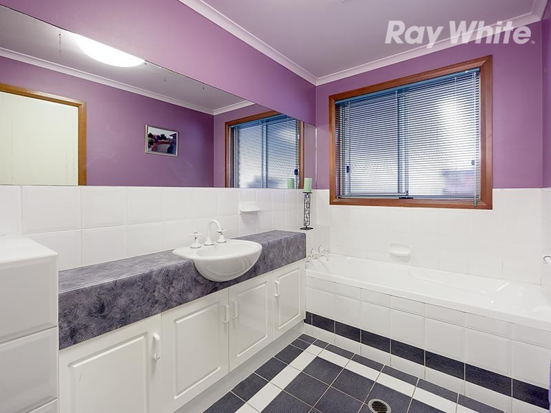 25 Honeysuckle Street, Thurgoona NSW 2640