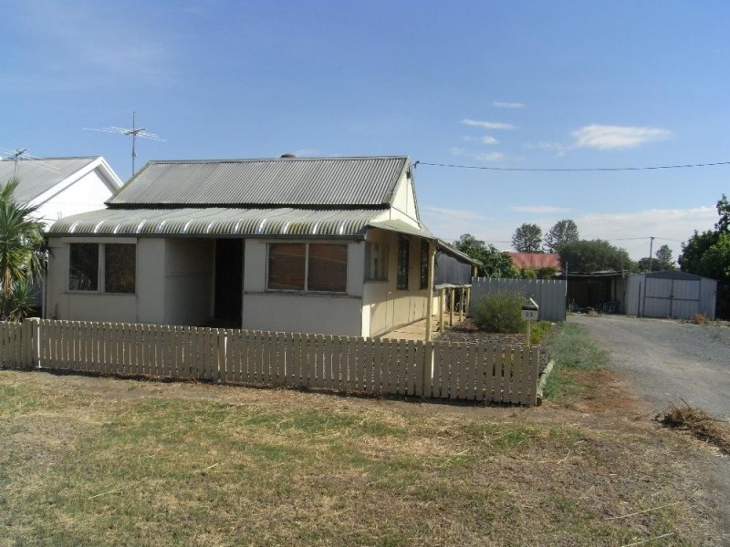 33 Victoria Street, Howlong NSW 2643