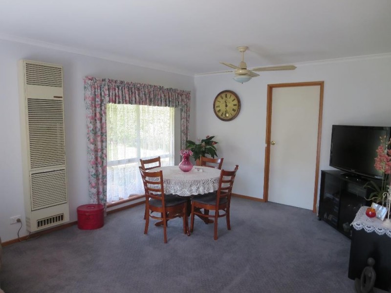 42 La Fontaine Avenue, Lavington NSW 2641