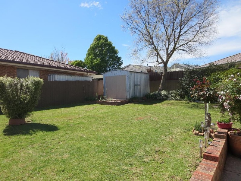 42 La Fontaine Avenue, Lavington NSW 2641