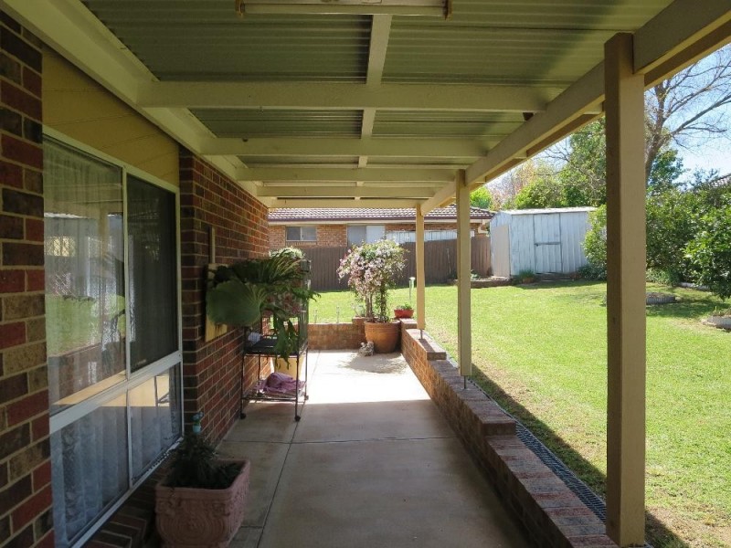 42 La Fontaine Avenue, Lavington NSW 2641