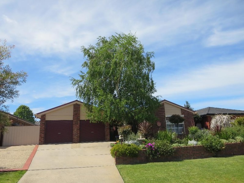 42 La Fontaine Avenue, Lavington NSW 2641