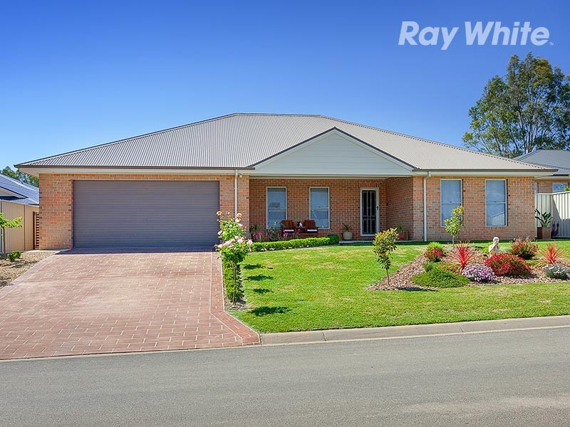 7 Bolger Court, Thurgoona NSW 2640