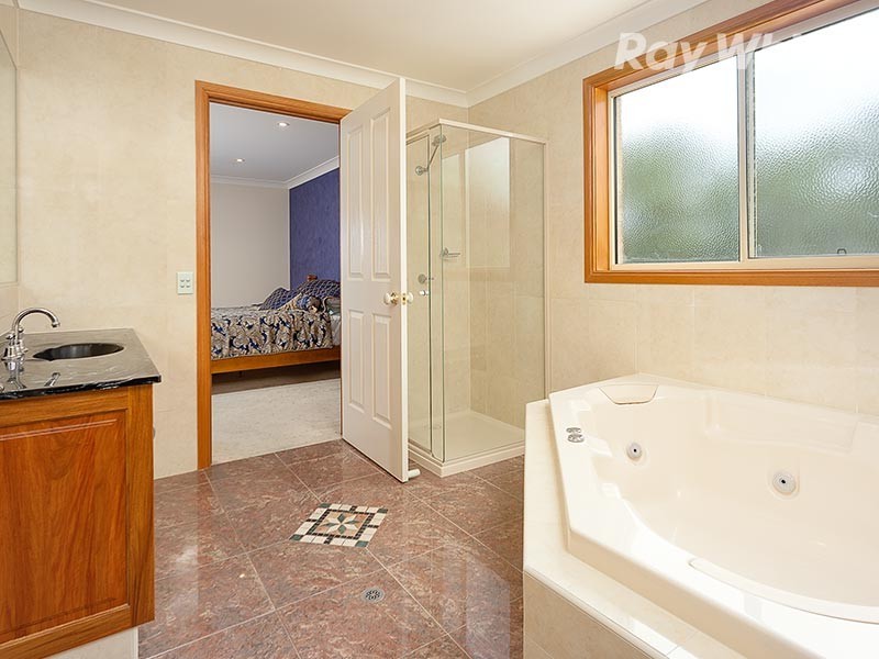 5 Grandeur Place, East Albury NSW 2640