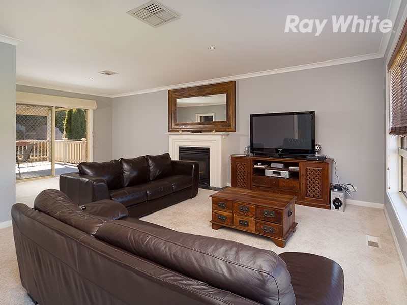 17 Michelle Avenue, Lavington NSW 2641