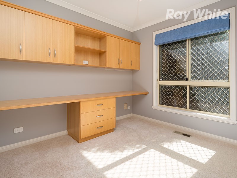 17 Michelle Avenue, Lavington NSW 2641