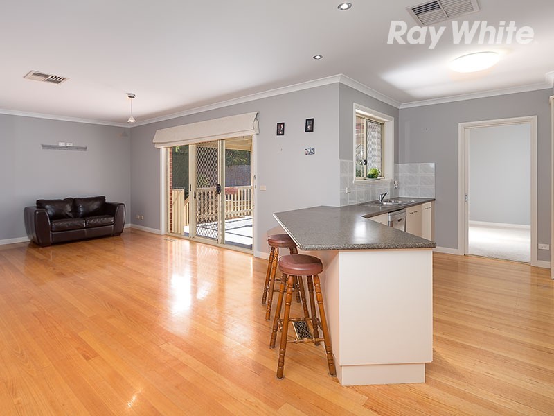 17 Michelle Avenue, Lavington NSW 2641