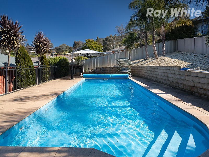 17 Michelle Avenue, Lavington NSW 2641