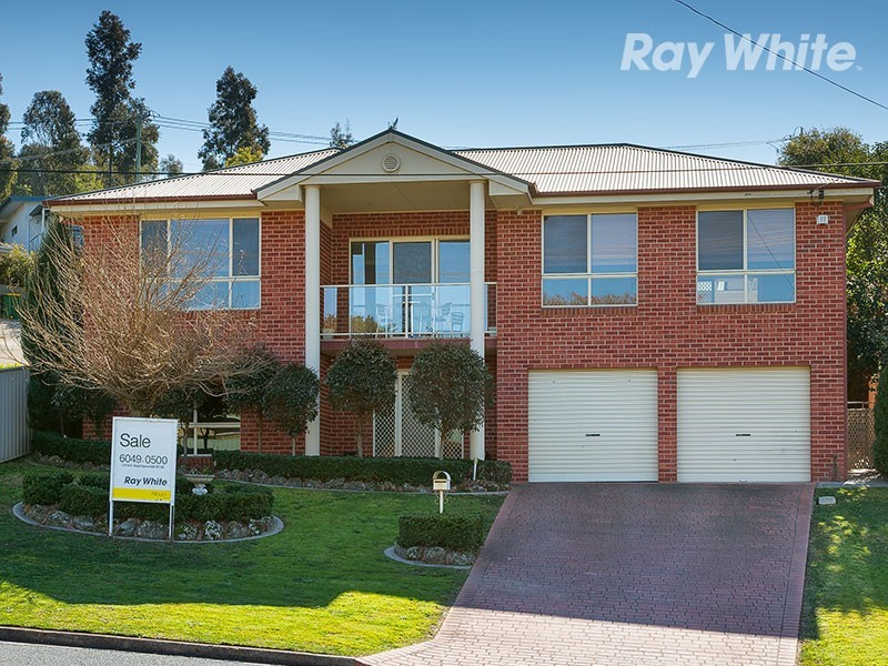 17 Michelle Avenue, Lavington NSW 2641