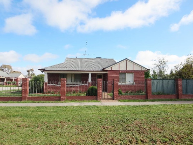 2/108 Adams Street, Jindera NSW 2642