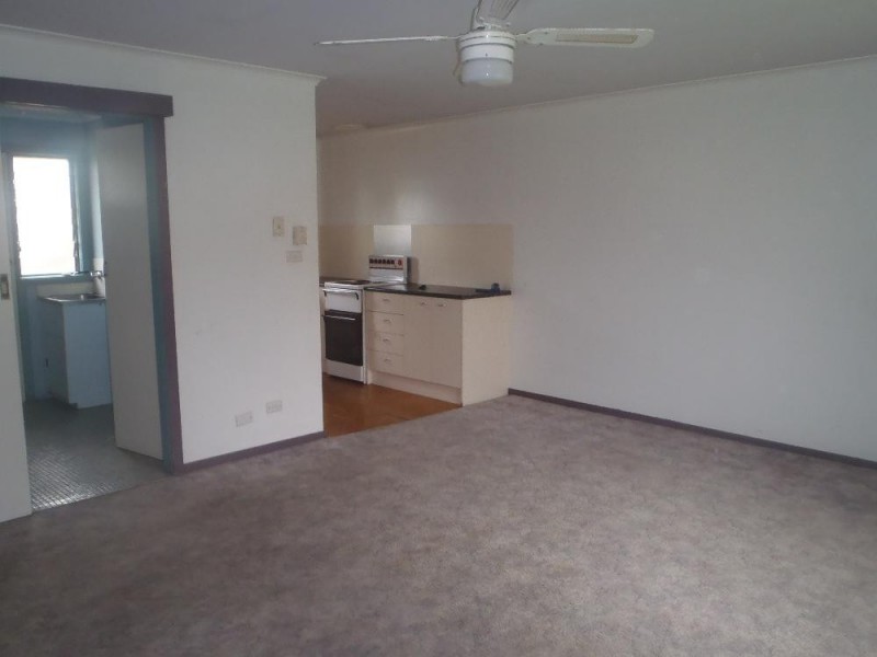 2/535 Schaefer Street, Lavington NSW 2641