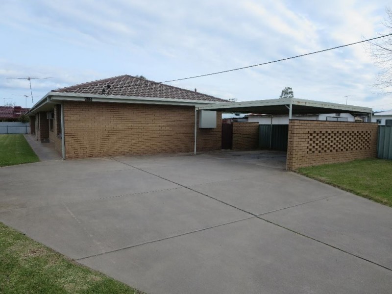 2/535 Schaefer Street, Lavington NSW 2641