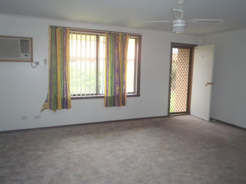 2/535 Schaefer Street, Lavington NSW 2641