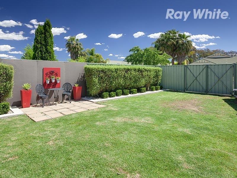 43 Privett Place, Lavington NSW 2641