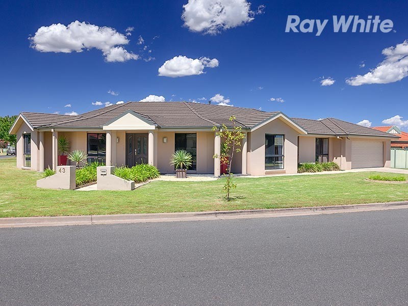 43 Privett Place, Lavington NSW 2641