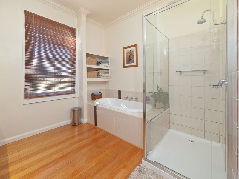 162 Sturt Street, Howlong NSW 2643