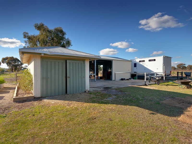 162 Sturt Street, Howlong NSW 2643