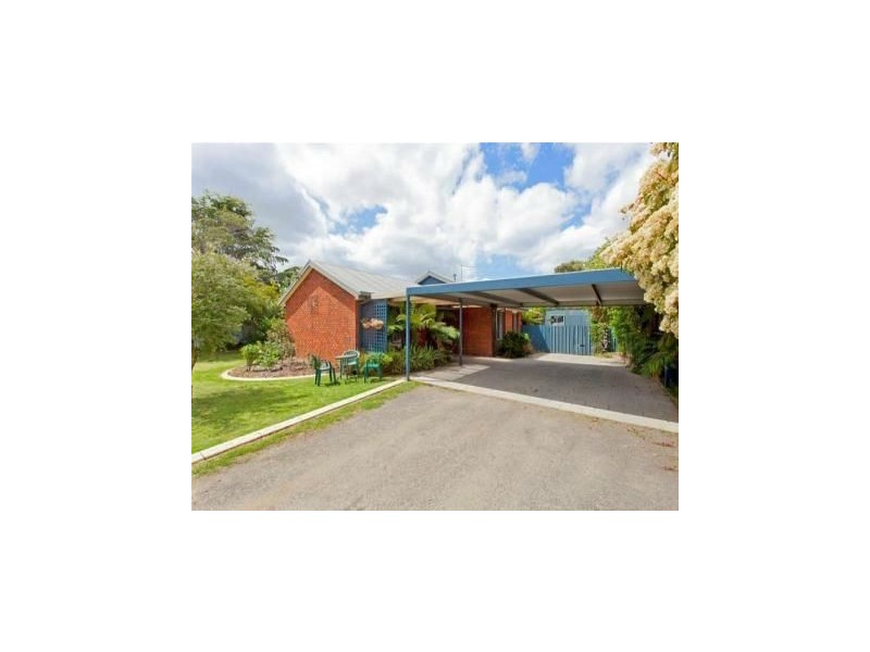92 Hammer Street, Howlong NSW 2643