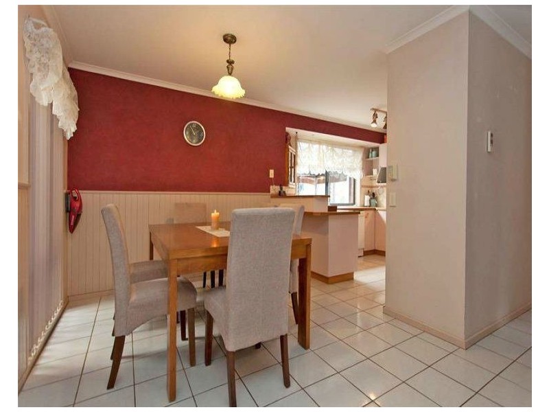 92 Hammer Street, Howlong NSW 2643