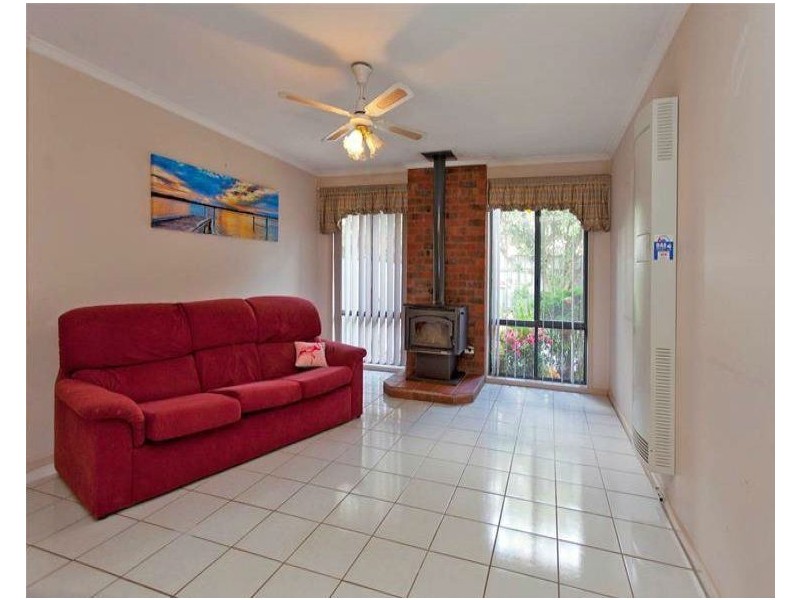 92 Hammer Street, Howlong NSW 2643