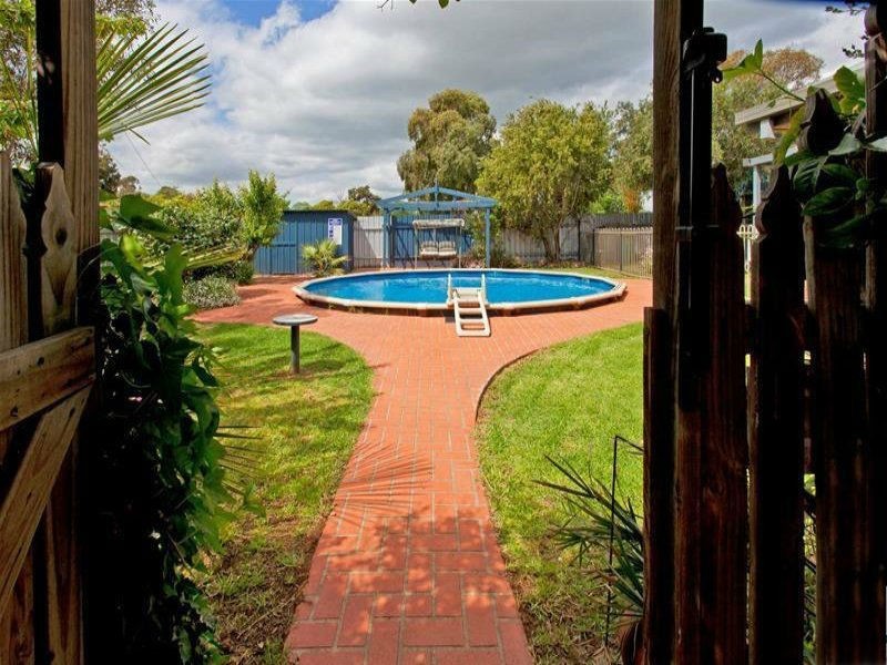 92 Hammer Street, Howlong NSW 2643
