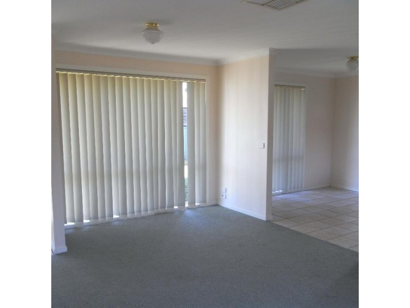 44 Larmer Street, Howlong NSW 2643