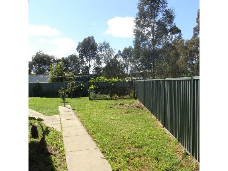 44 Larmer Street, Howlong NSW 2643