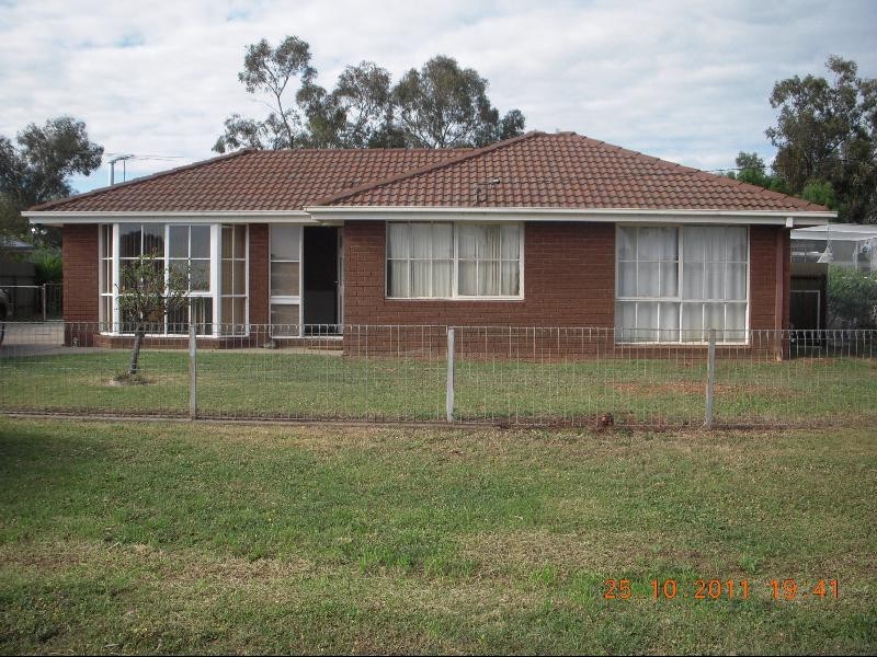 152 Jude Street, Howlong NSW 2643